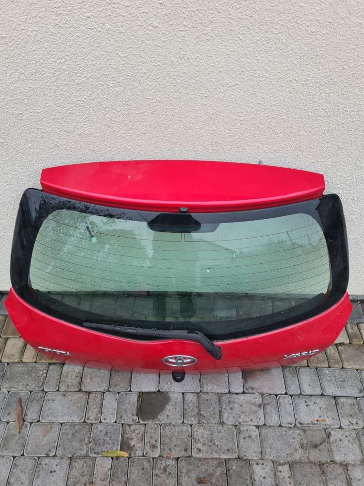 Комплектна кришка багажника ляда Toyota Yaris 2 Тойота Яріс 2 3D