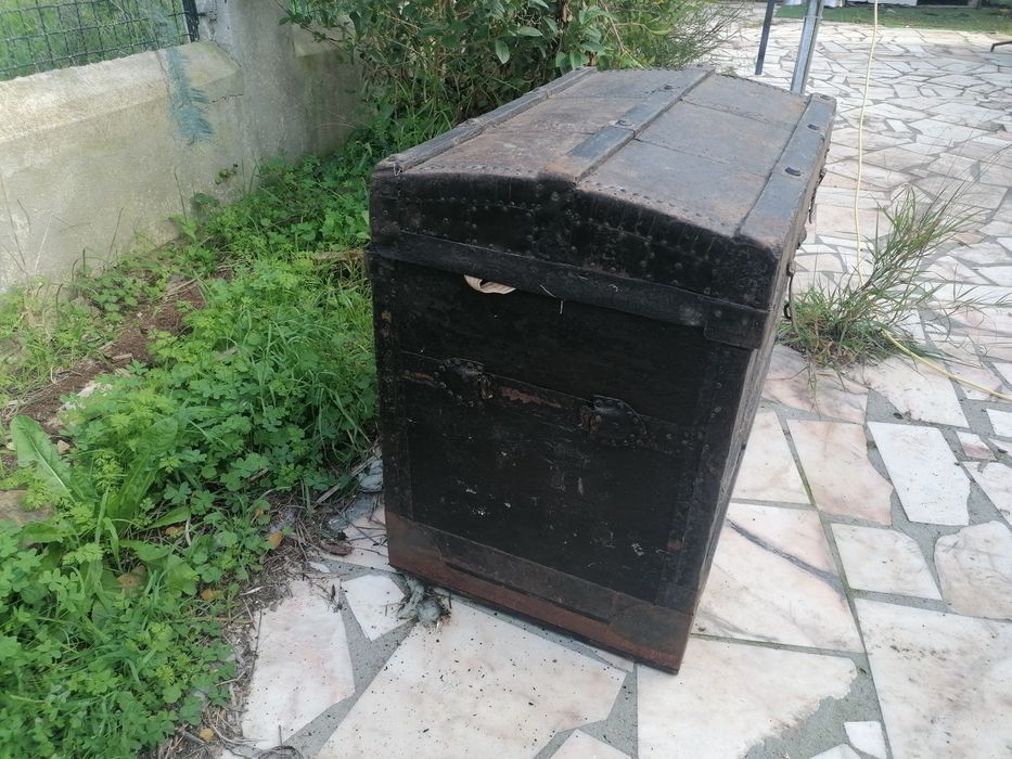 Arca antiga em madeira