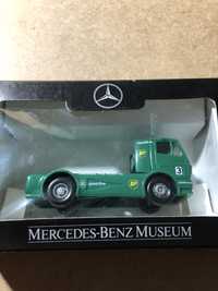 Mercedes Museum wiking 1/87