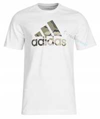 Adidas Wygodna Koszulka T-shirt Bawełniana Camo Badge Of Sport Graphic