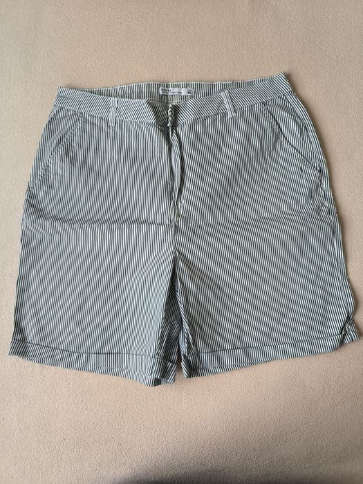 Krótkie spodenki w paski rozmiar XL