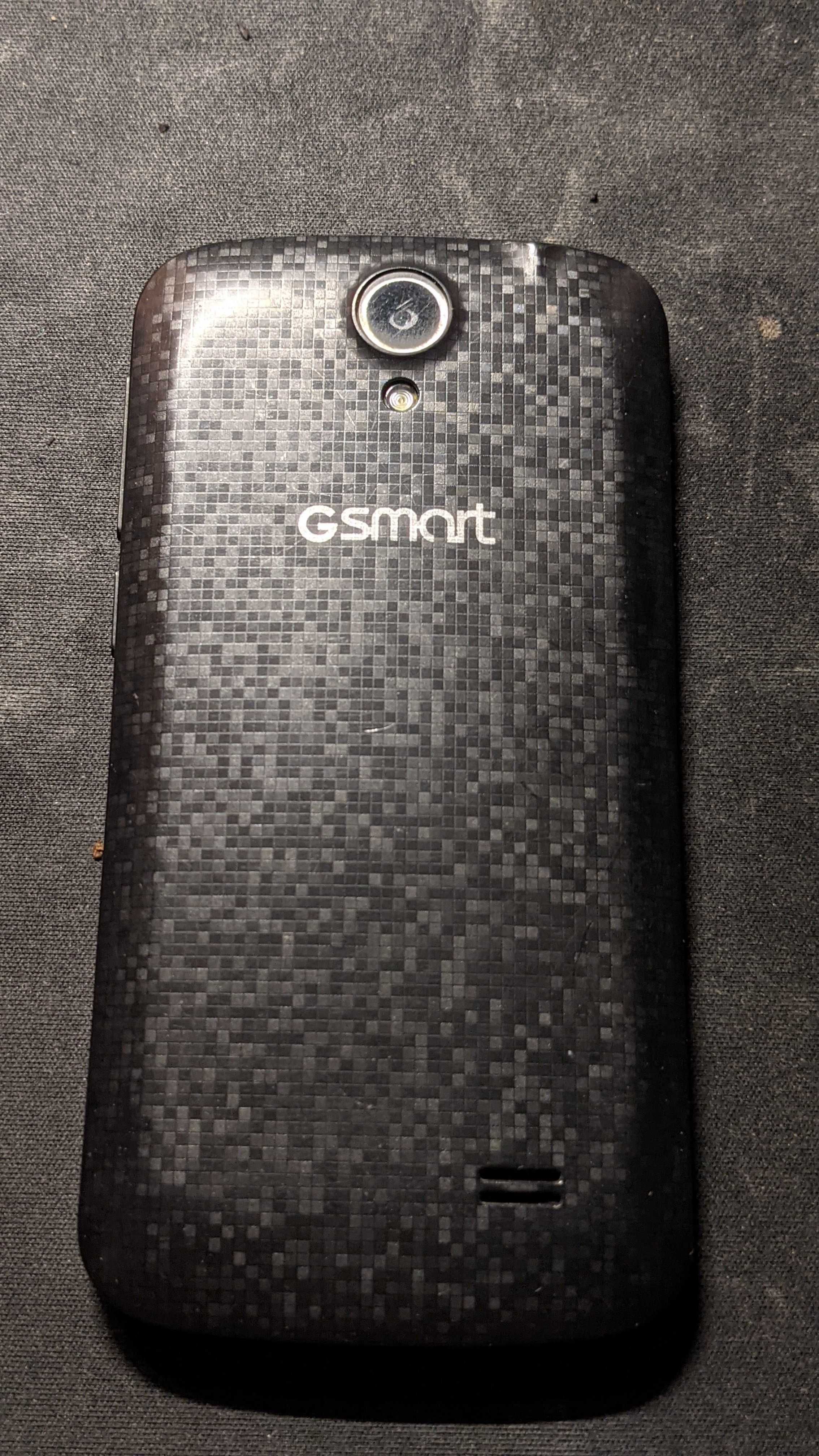 Смартфон Gigabyte GSmart Essence 4 Black (2SIM)