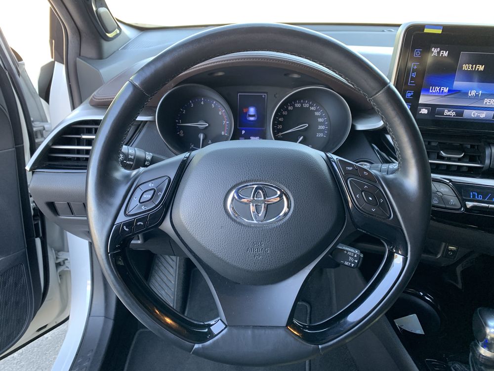 Toyota C-HR Офіціал
