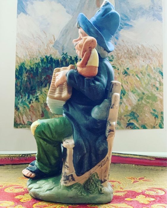 Бісквітна порцеляна статуетка