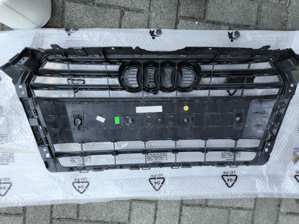 Grill, atrapa chłodnicy Audi A4 B9