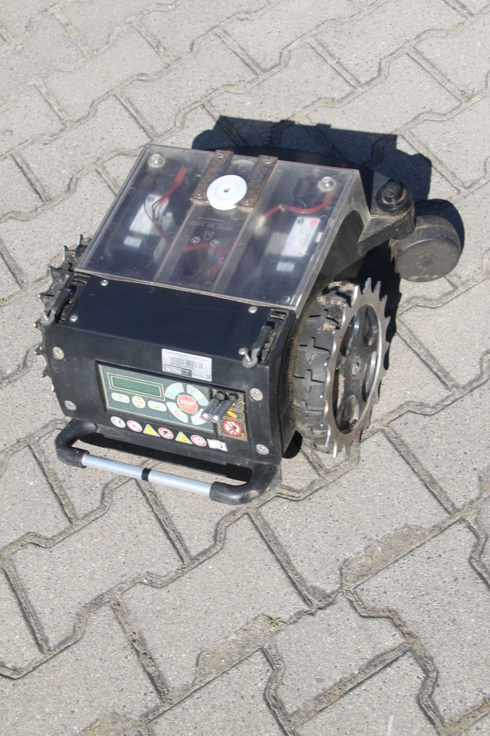 Robot koszący AmbrogioL2DL do 3500 m kw