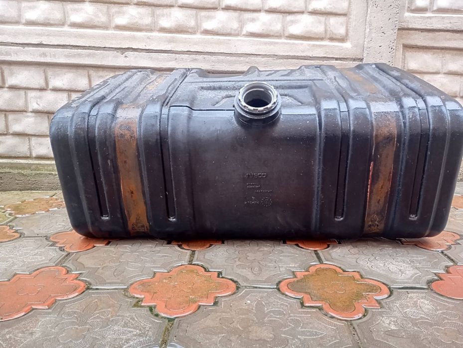 Бак iveco , 180 л.