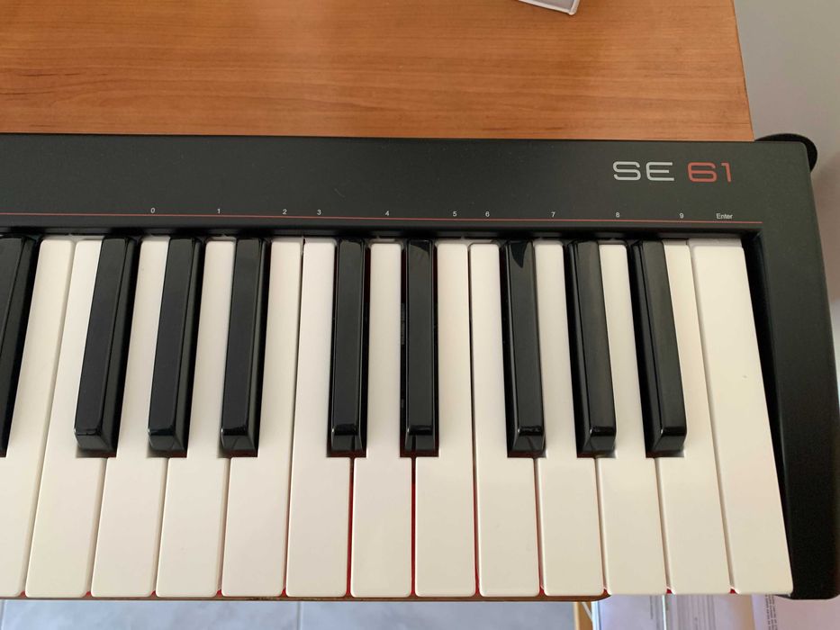 Teclado Controlador MIDI USB  Nektar SE61  61 Teclas