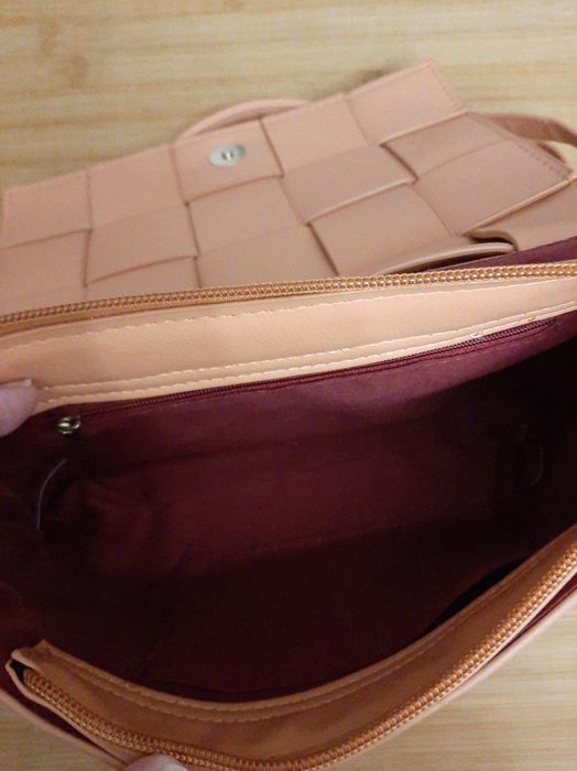 Mala tiracolo com entrançado