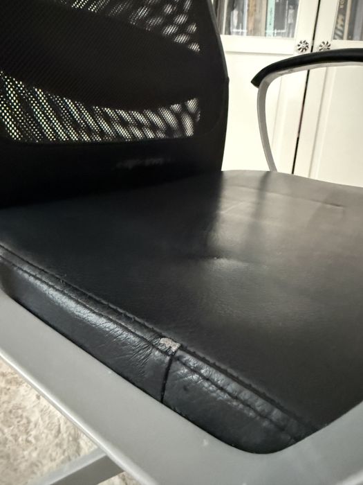 Krzesło biurowe, fotel biurowy Ikea Markus eko skora