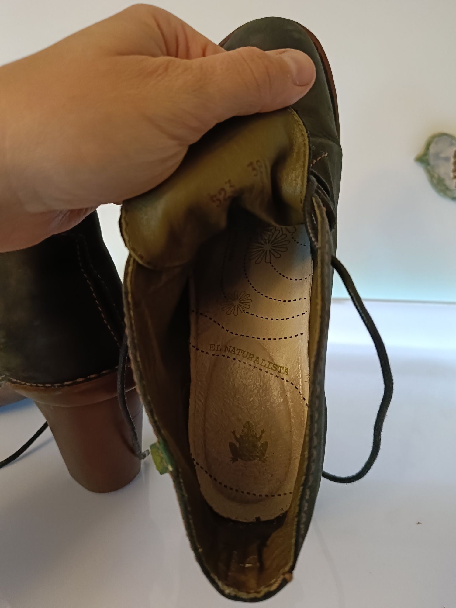 El naturalista 38 czarne buty na obcasie