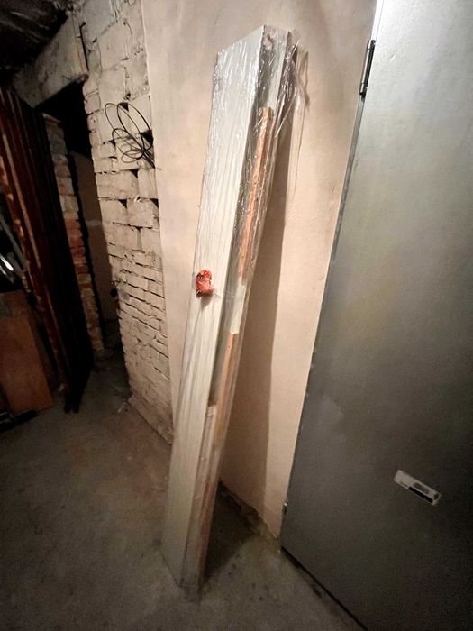 Białe Łóżko 90x200, z pojemnikiem na kółkach oraz materacem