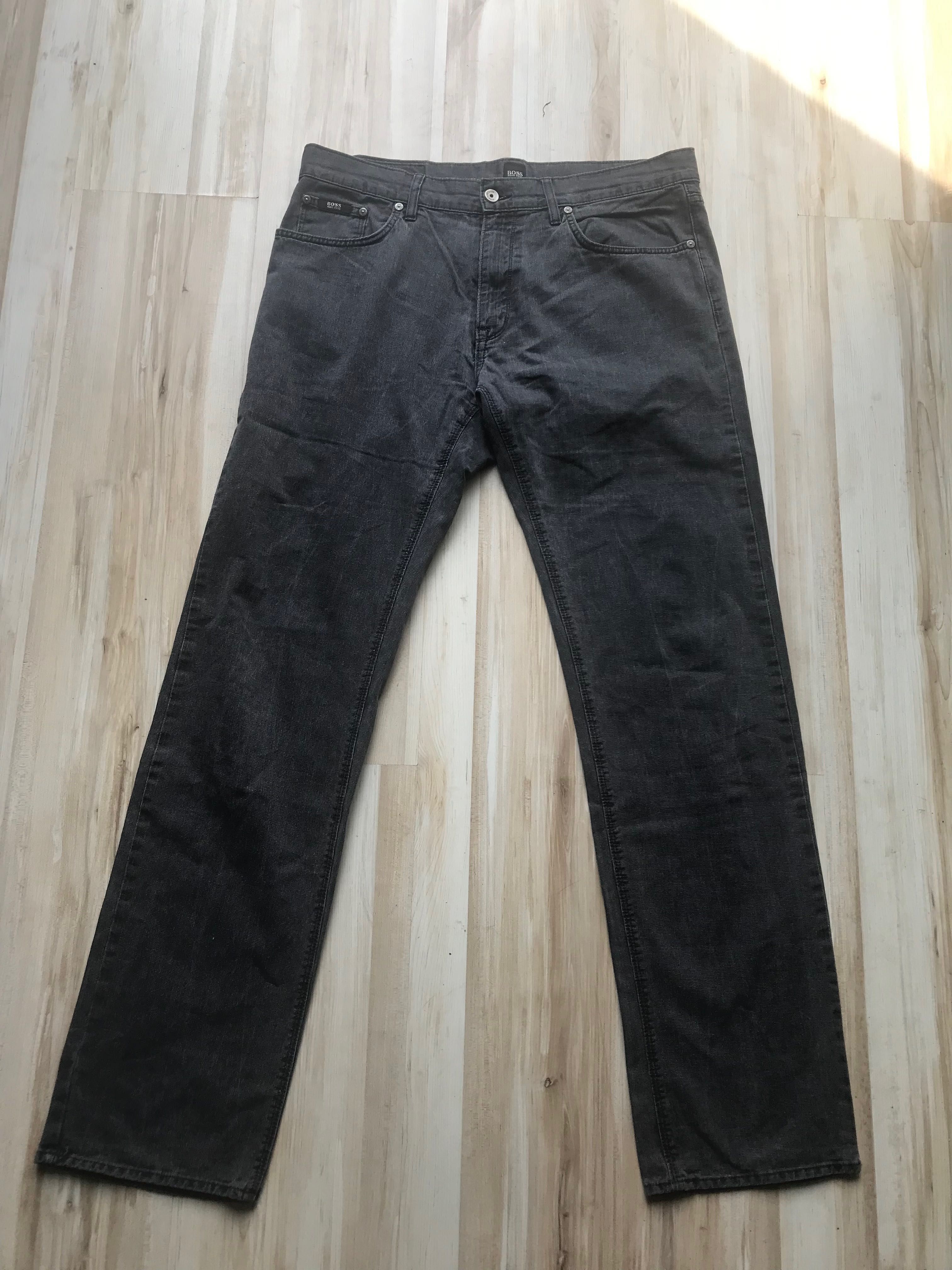Spodnie marki Hugo Boss rozmiar 36x36