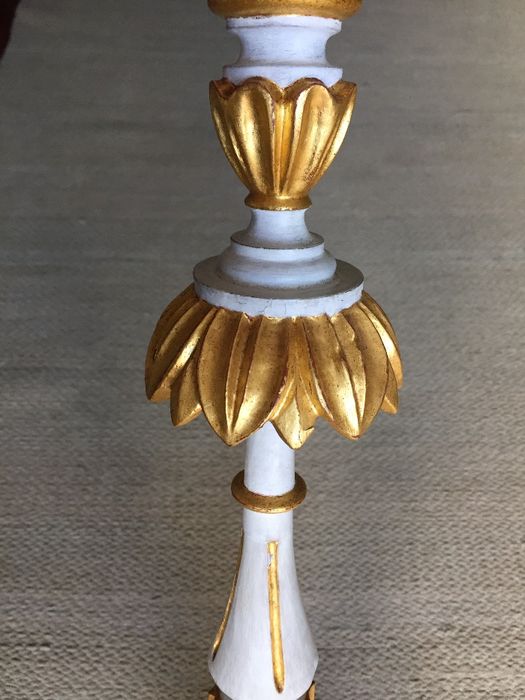 Arte Sacra -- Tocheiro talha com dourado ouro fino -- electrificado