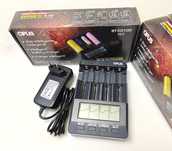 зарядное устройство Opus BT-C3100 V2.2  AA AAA 18650 21700