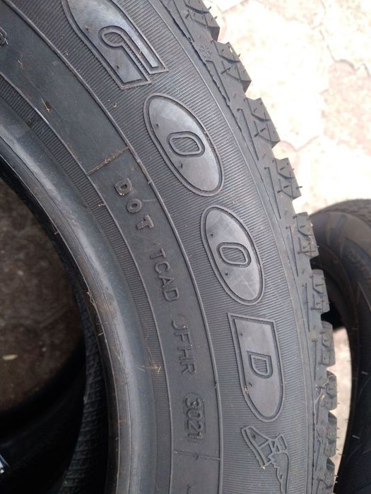 ПРОДАМ ШИНИ R 185/65/15 Goodyear Ultra Grip Ice