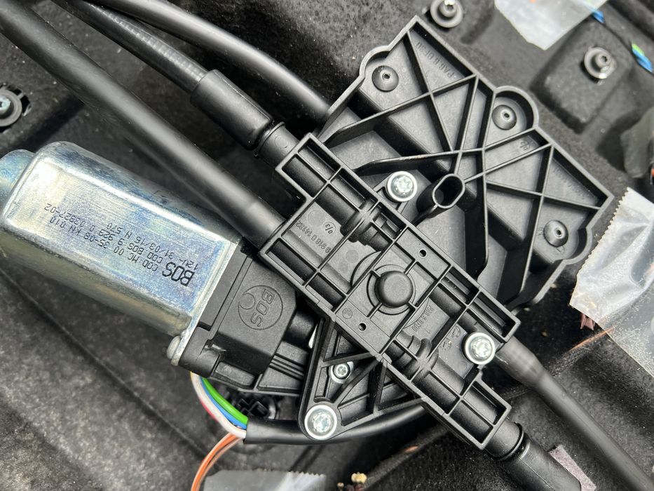 Задня полка Mercedes S222 Maybach X222 a2226908301