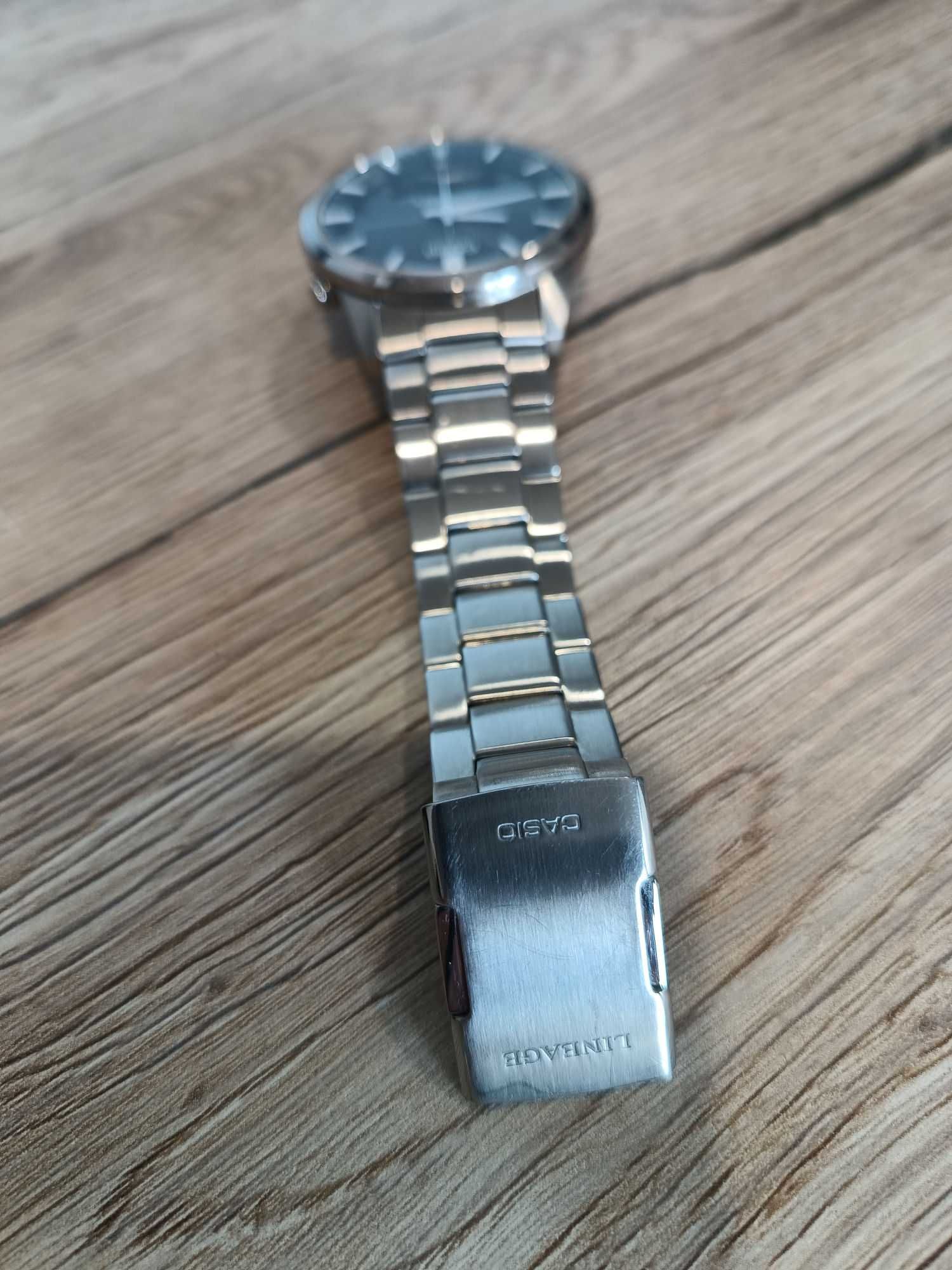 zegarek solarny Casio LCW-M170