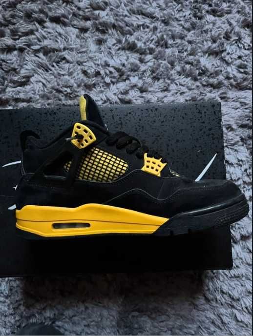 nowy Jordan 4 Retro Thunder Moda rozmiar.40