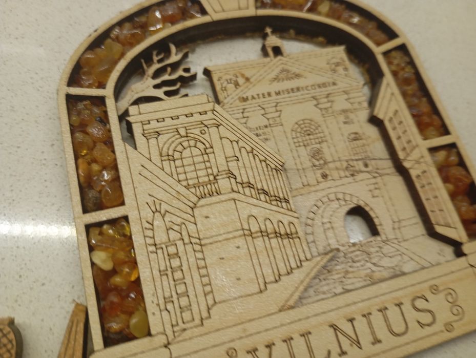 Różne magnesy na lodówkę