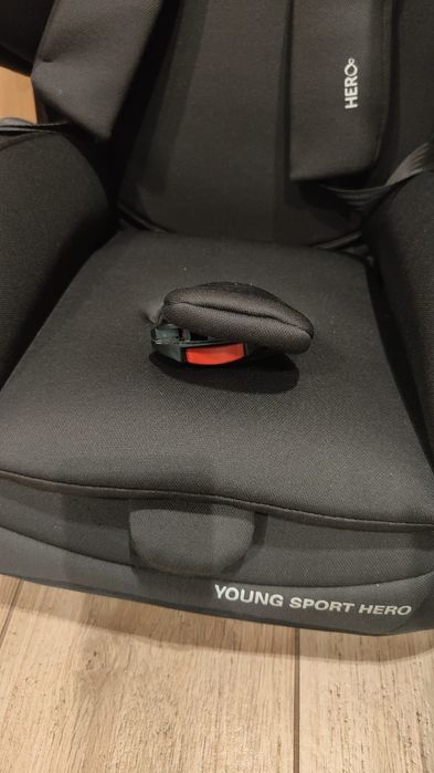 Fotelik samochodowy Recaro Young Sport Hero
