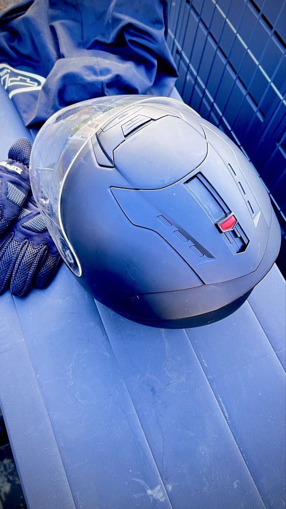 Kask motocyklowy renomowanej firmy THH
