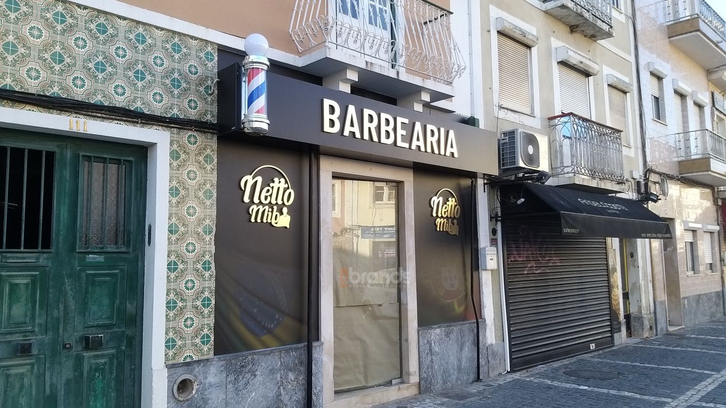 Decoração montra para Barbearia