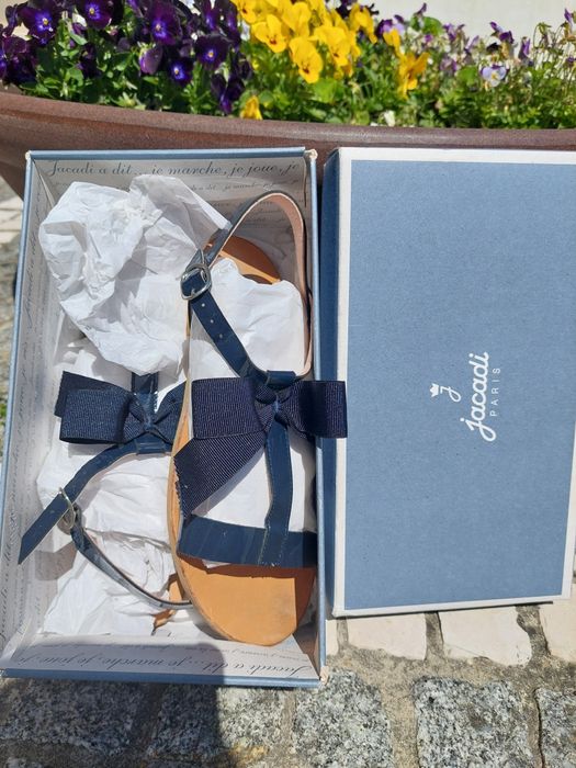 Sandálias Jacadi n 36 e 34 como novas