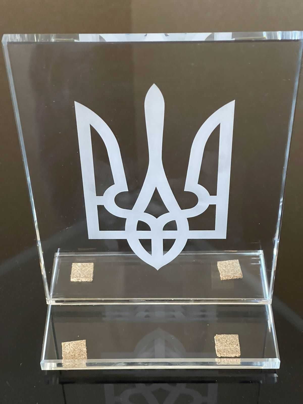 Герб України настільний сувенір зі скла
