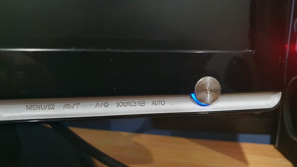 Монітор Samsung 19 роздільна здатність 1280x1024