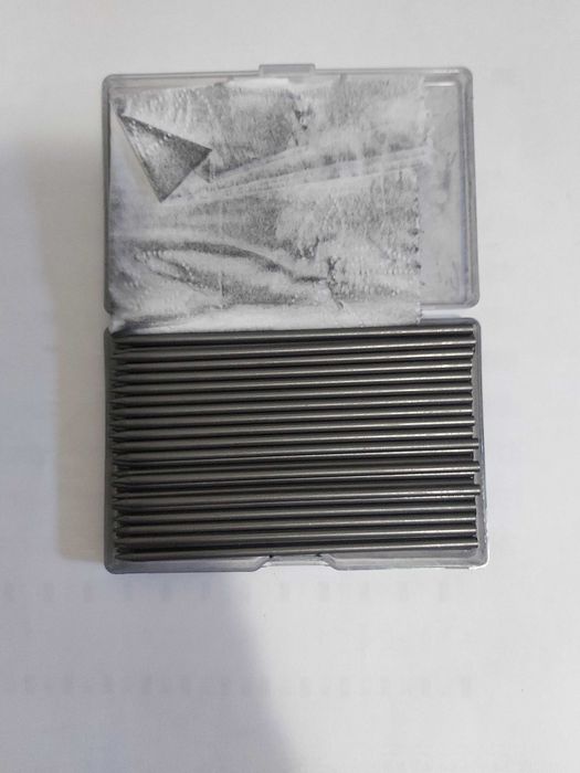 Lapiseira  com minas