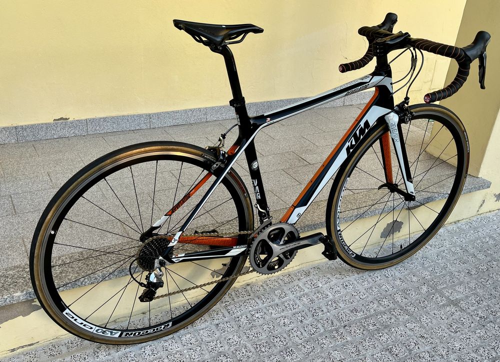 KTM Revelator Prime. Carbono.