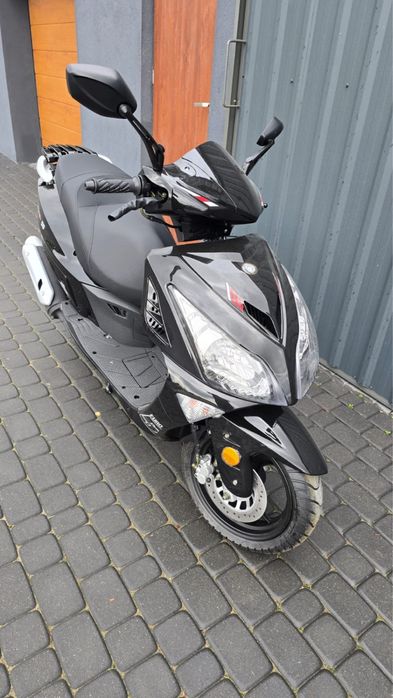 Skuter TORQ Znen Formax Euro 5 50cm3 13" 12" 5l Czarny