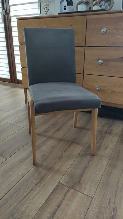 Krzeslo krzesla tapicerowane model Aga