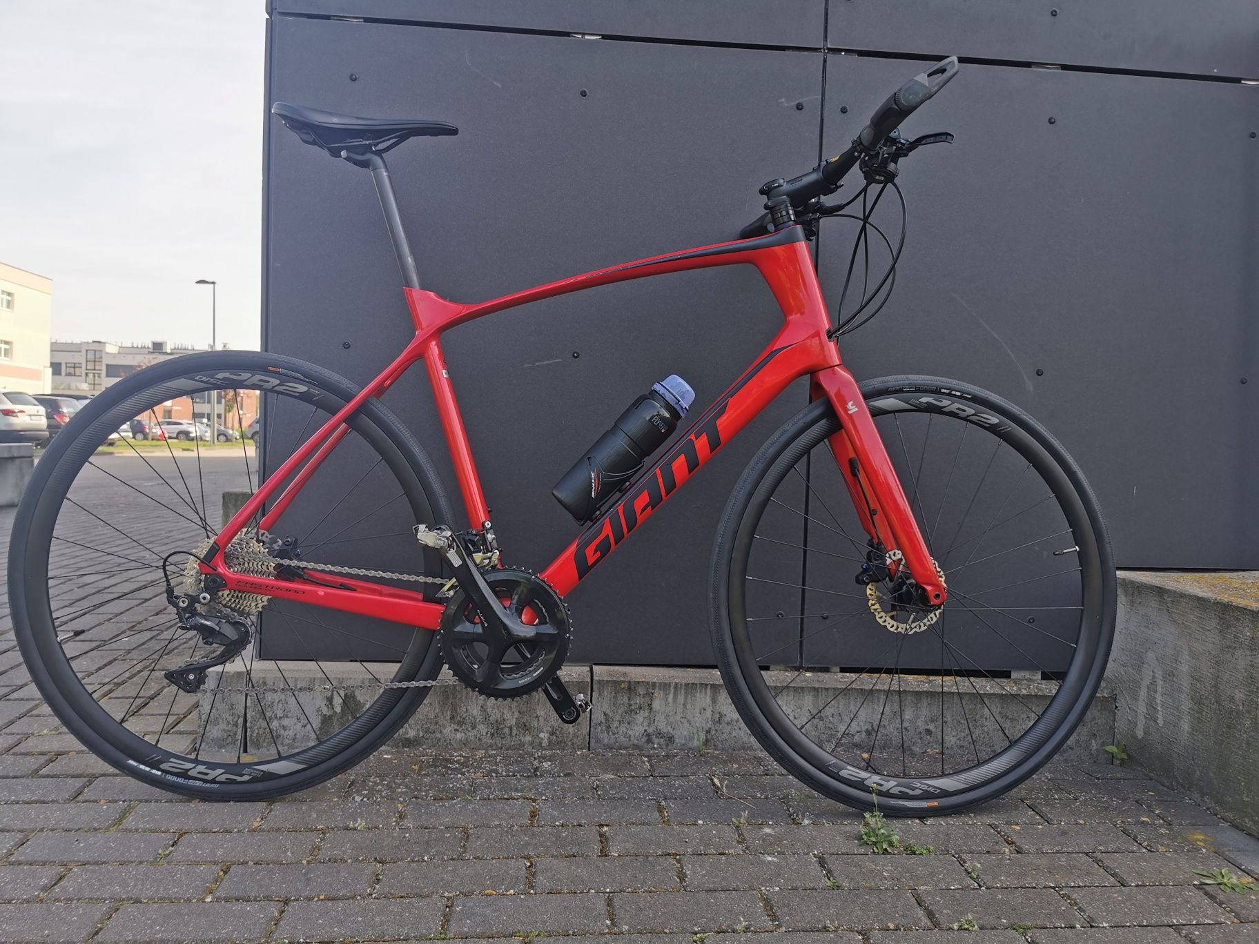 karbonowy Giant Fastroad Advanced 1 na hamulcach hydraulicznych, rower