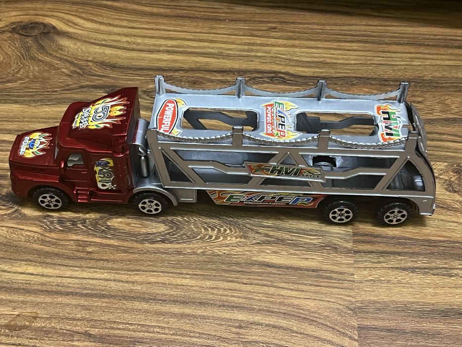 Дитячі машинки всі в хорошому стані