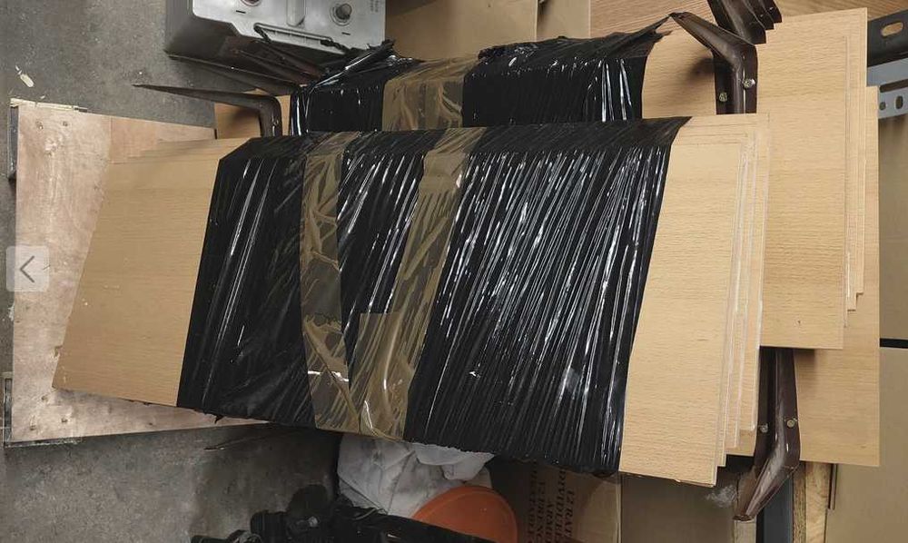 Mocowania do półek drewnianych, dodatkowo półki.