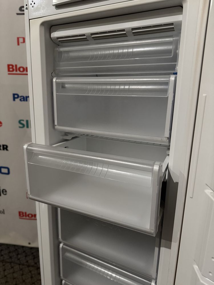 Морозильна камера / морозилка Siemens GS24NV01 NoFrost 155см бу