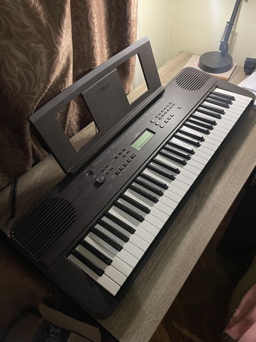 Синтезатор Yamaha PSR-E360 DW