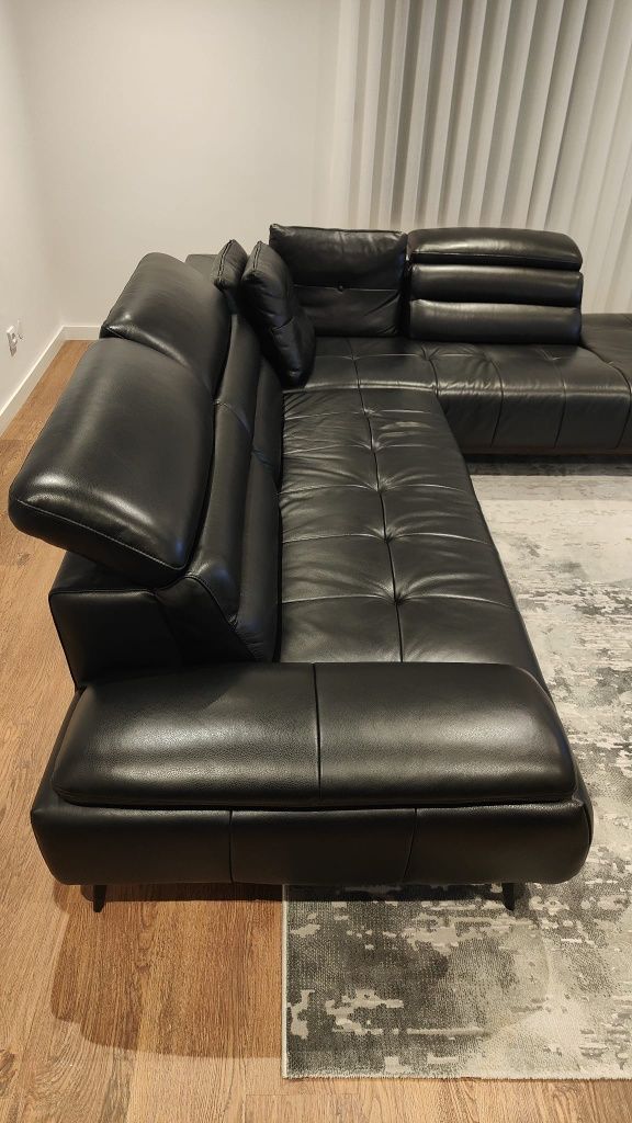 Sofá Chaise Longue em Pele
Filtros e Ordenação Pele