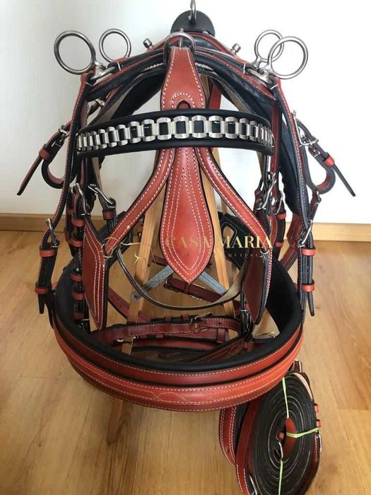 Arreios de Atrelagem Deluxe de Peitoral - NOVOS A ESTREAR EM COURO