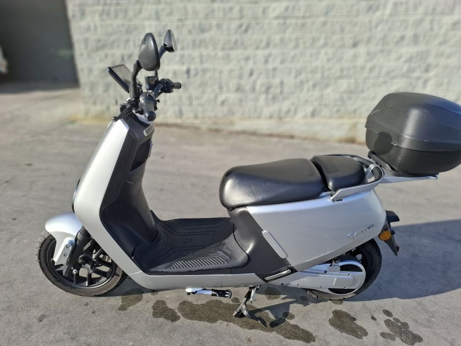 Scotter  eléctrica Yadea G5S