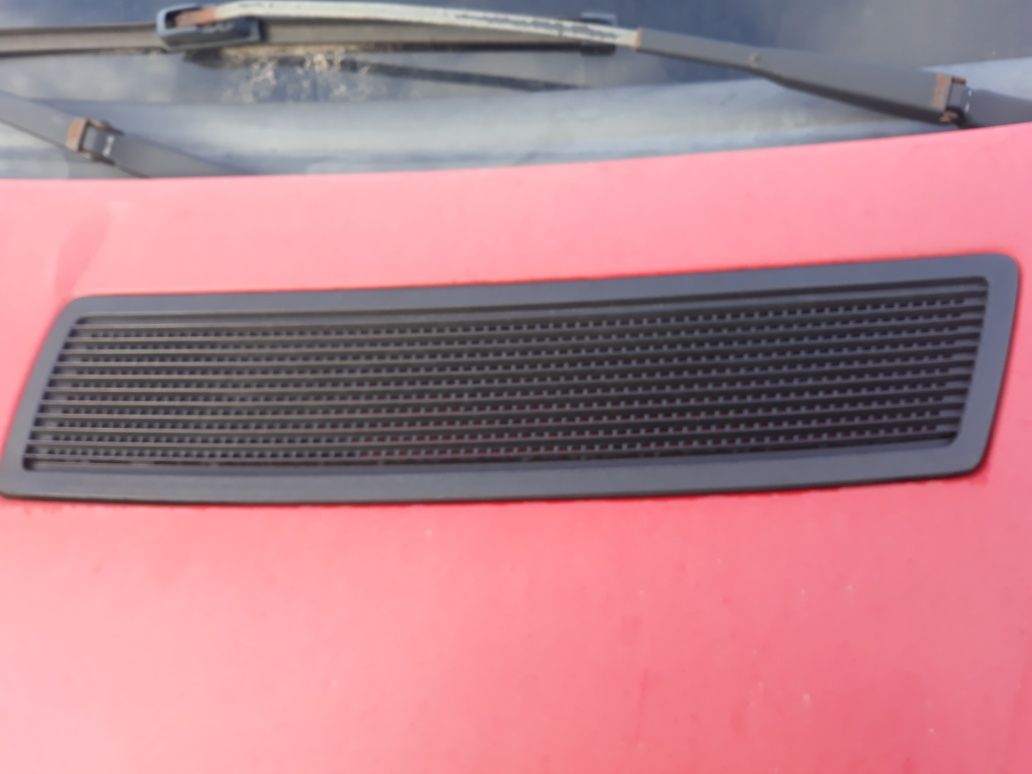 Renault Trafic Vivaro kratka maska kratka w maske
