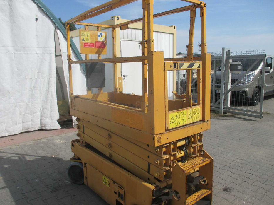 Podnośnik nożycowy Genie GS1932 - niesprawny