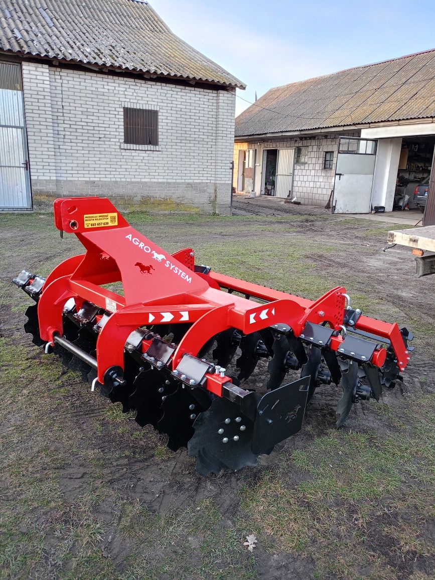 Brona talerzowa hydraulicznie składana pług dłutowy agregat uprawowy