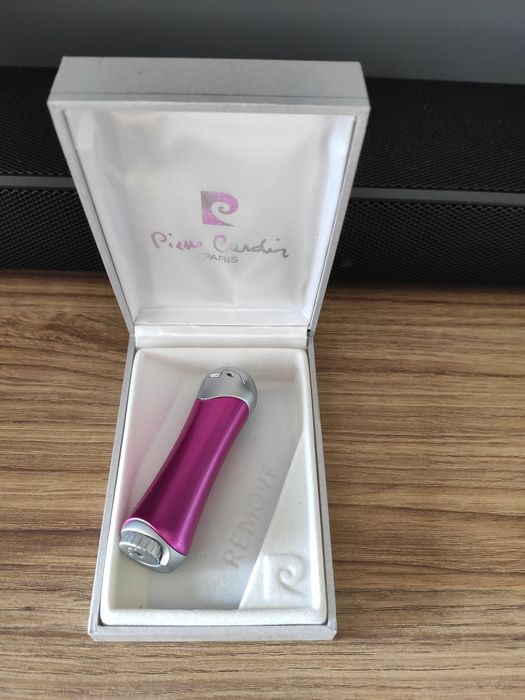## Damska zapalniczka gazowa różowa Pierre Cardin ##