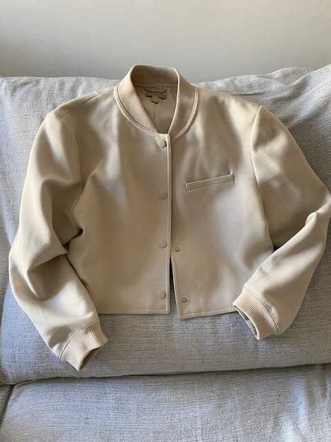 Blusões como novos e saia Plissada para venda