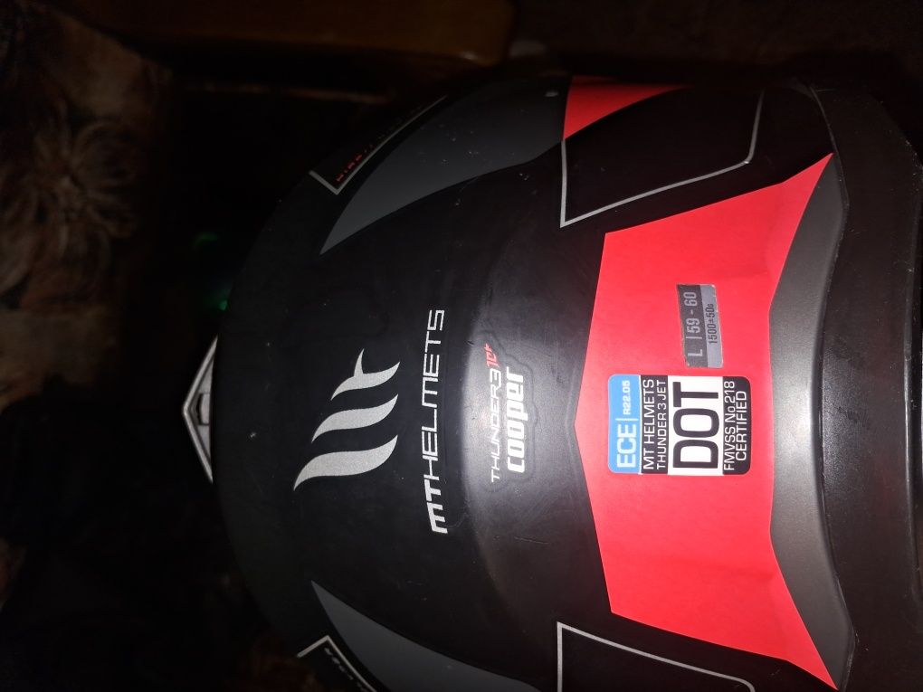 Шлем MT Helmets .