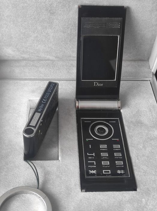 Эксклюзивный телефон CHRISTIAN DIOR