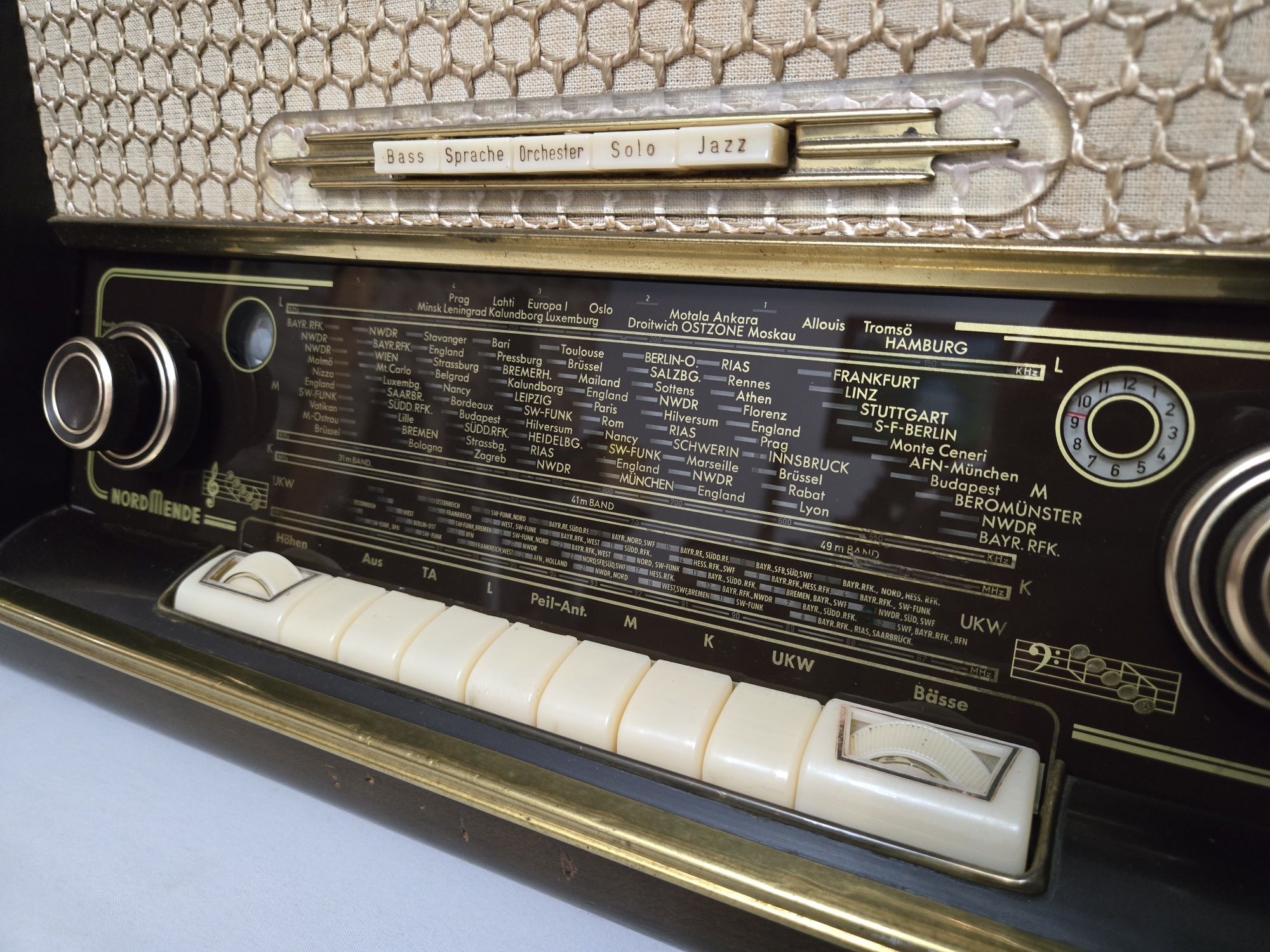 Rádio antigo reparado Nordmende